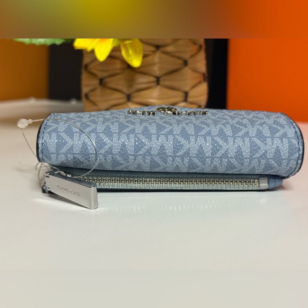 🆕MICHAEL KORS S Jet Set Light blue/Silver Charm MD Envelope Trifold Wallet - Picture 15 of 17